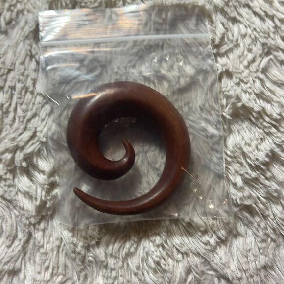 Spiral wood hand carved hangers gauged multiple sizes available - Picture 4 of 4